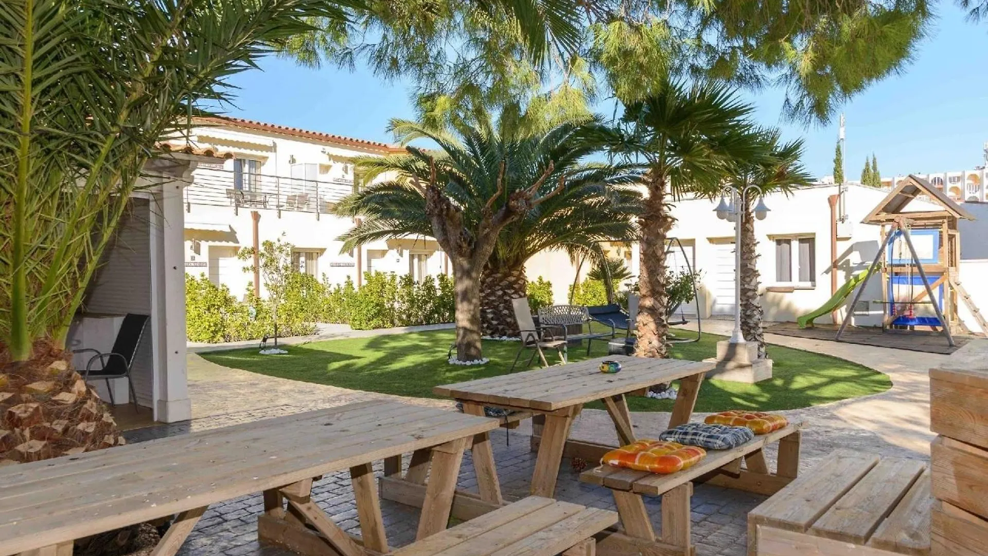Apartment Ferienwohnung Fuer 4 Personen Ca 60 Qm In Empuriabrava, Costa Brava Golf De Roses